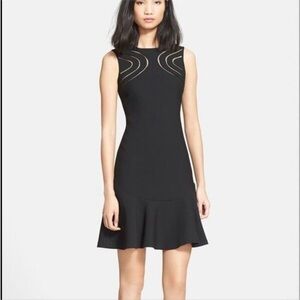 Diane Von Furstenberg Maureen Dress‎ LBD Laser Cut
Flounce Dress Size 2